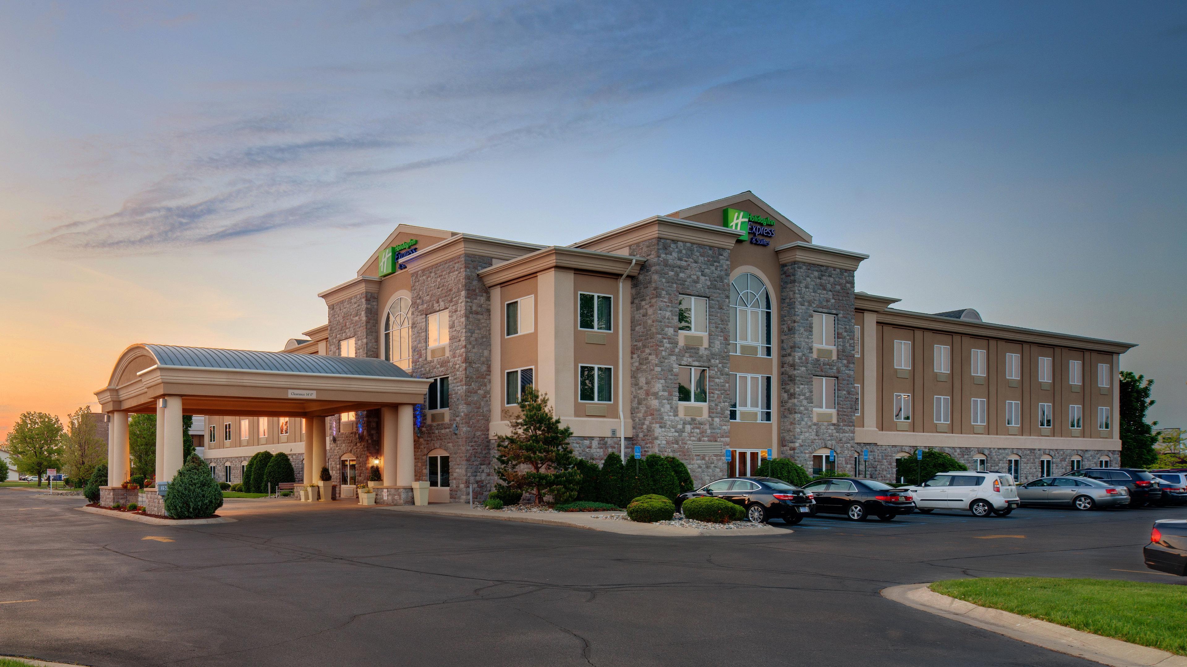 Holiday Inn Express Hotel & Suites Saginaw By Ihg Esterno foto