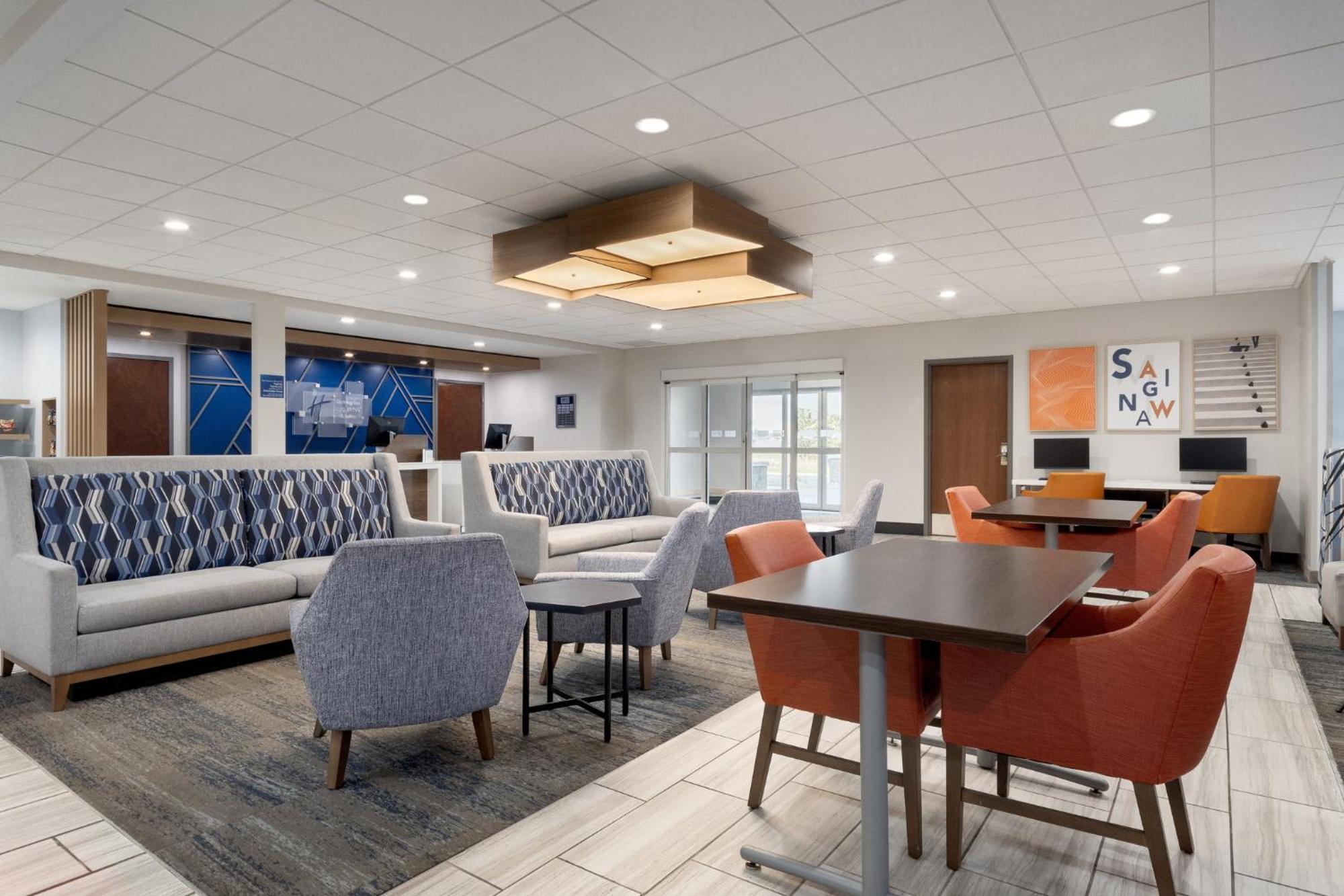Holiday Inn Express Hotel & Suites Saginaw By Ihg Esterno foto